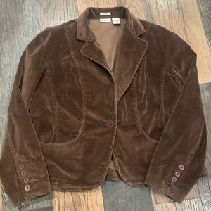 St. John's Bay Brown Blazer in size XL. Stretch front pockets. Great condition
